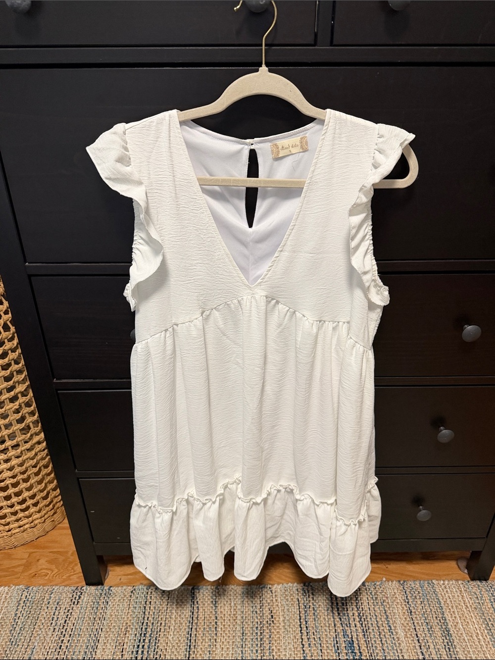 Women’s White Ruffle Sleeve V-Neck Dress
